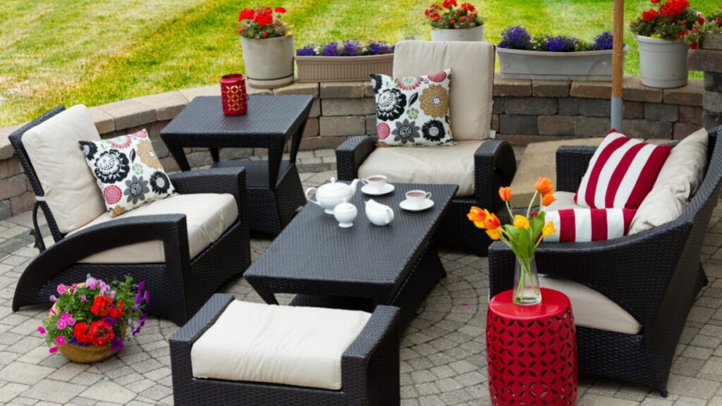 Selecting Great Outdoor Furniture Pieces That'll Help You Enjoy The Freshness Of Outdoors